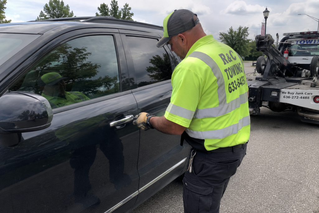 A man performing a lock-out service in Lake St. Louis